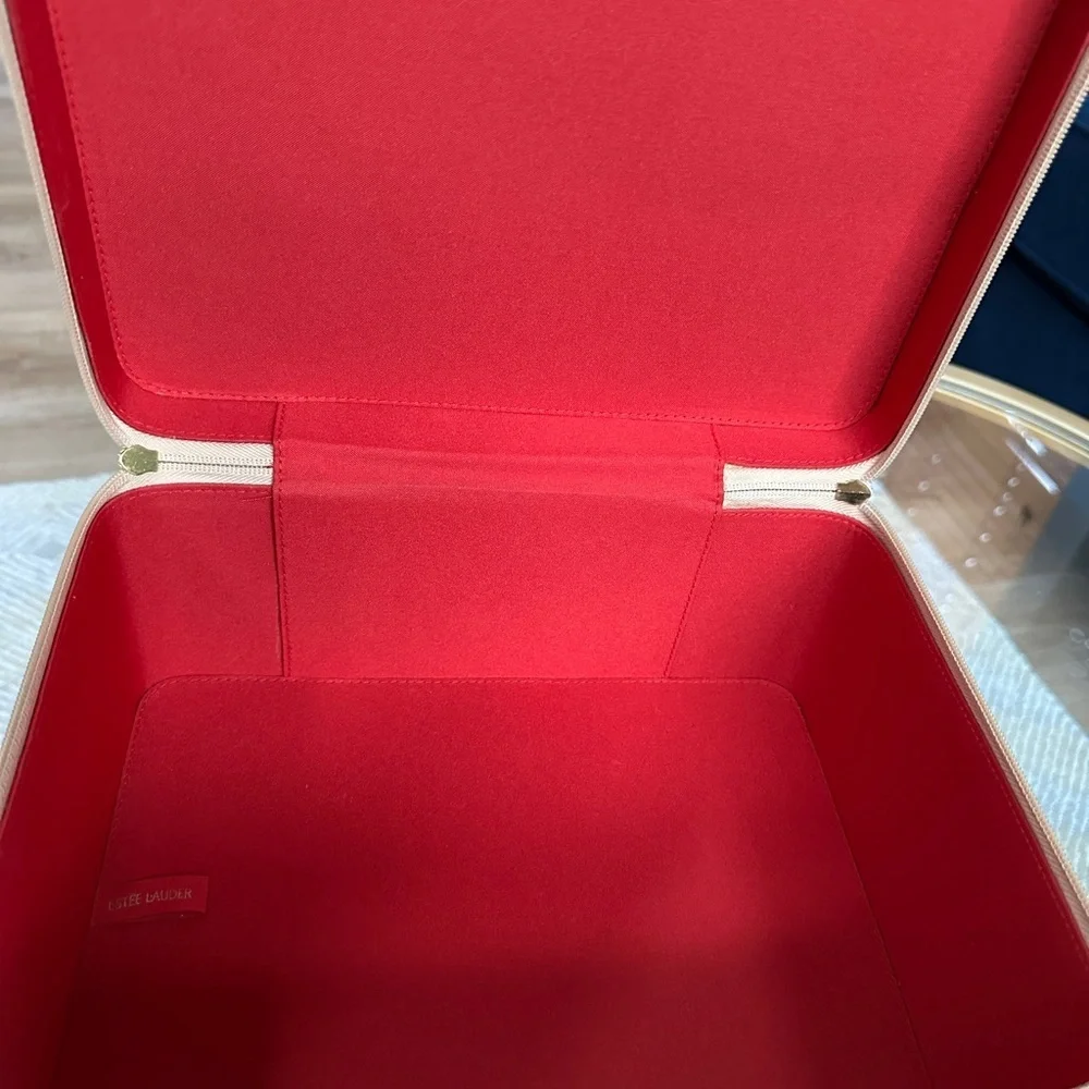 Estée Lauder Cosmetic Travel Box